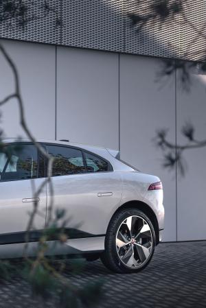 Jaguar I-Pace EV400 AWD HSE Black Pack 2020 года  (WW)
